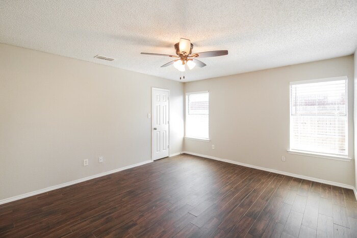 Building Photo - 1909 Canyon Ridge St
