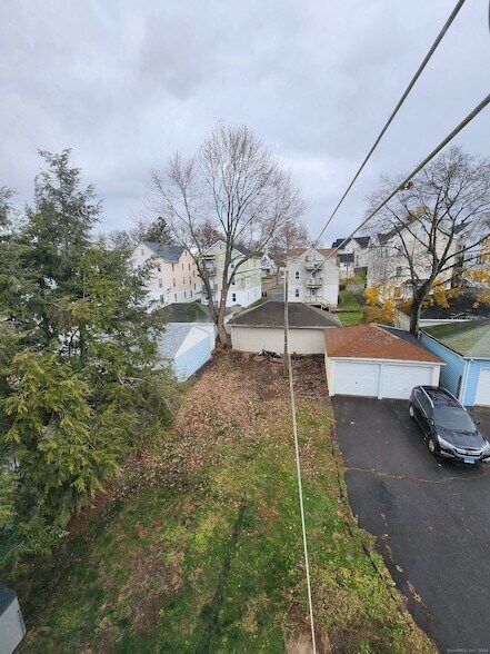 Building Photo - 106 Lyons St