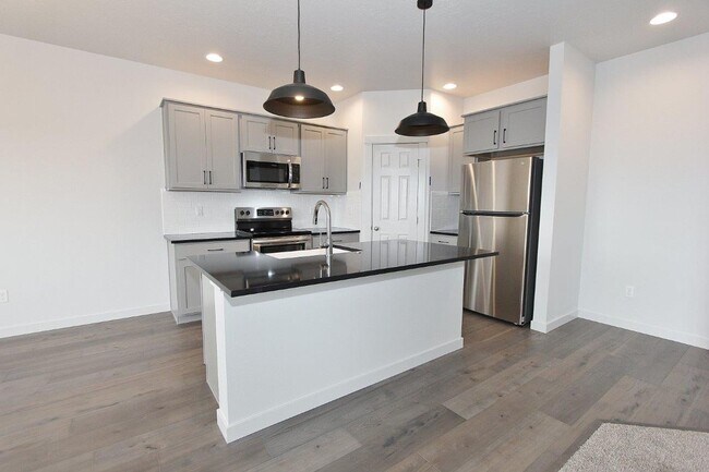 Building Photo - Stunning Single-Level w/Upper Bonus Room Home