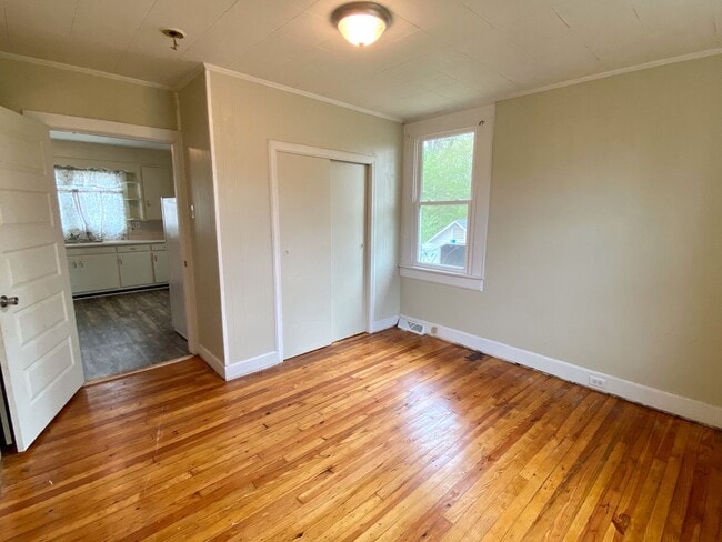 Building Photo - 2 Bedroom House in Seneca