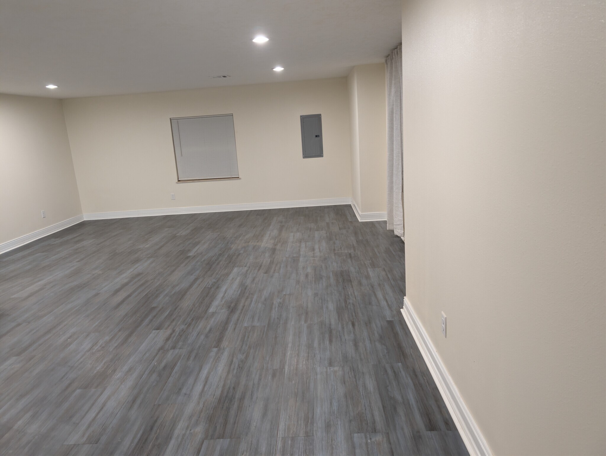 Building Photo - 3603 Sunnyview Rd NE