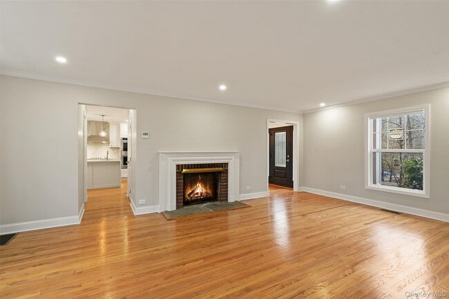 Building Photo - 790 Hardscrabble Rd