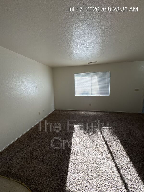 Building Photo - 1577 E Cross Ave