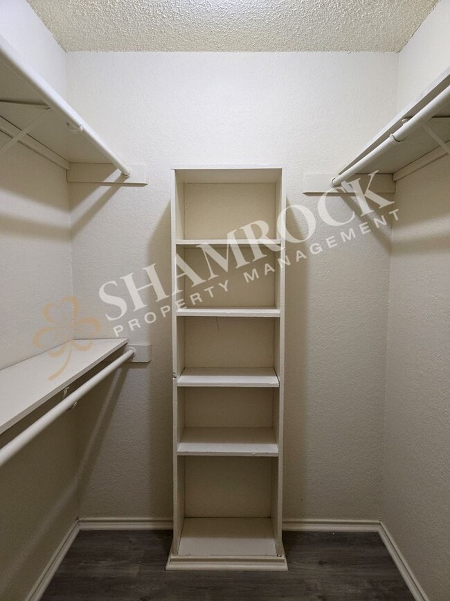 Building Photo - 2/2 Duplex near Hwy 77!