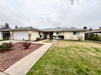 Building Photo - $2,495 Fresno St. & Bullard, 4 Bedroom House - E. Escalon Ave, Fresno