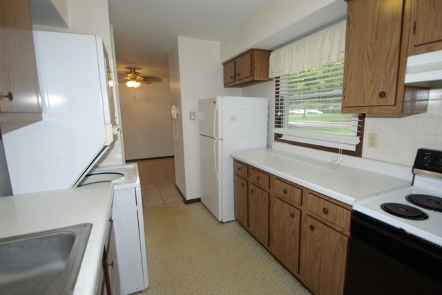 Building Photo - Prairie View Apartments