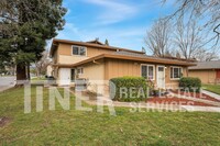 Building Photo - 2 Bedroom Home in Prime Sacramento Locatio...