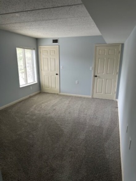 Building Photo - 227 Canal Park Dr