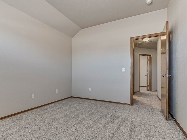 Building Photo - 4 Bed | 2 Bath | 2 Car Garage - Edmond Schools - North Hampton Addition