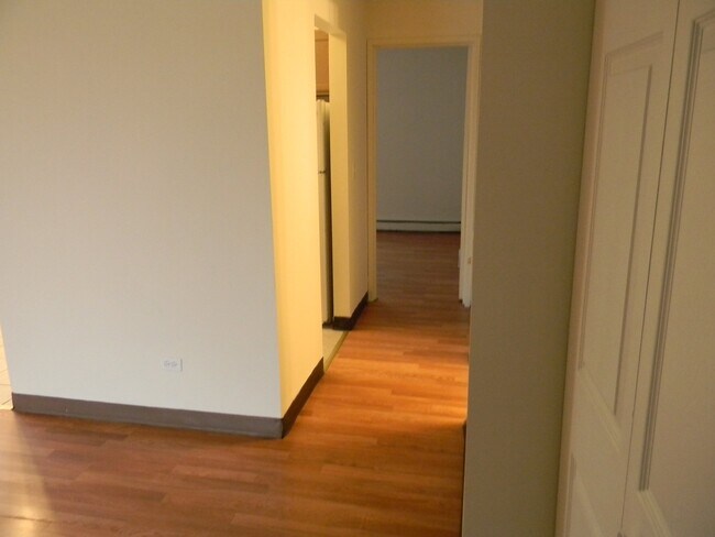 Building Photo - 311 Hawthorne Cir