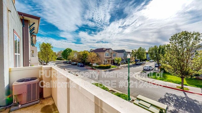 Building Photo - 950 Campoy St