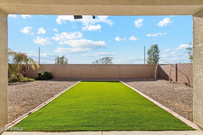 Building Photo - 37292 Yellowstone Dr