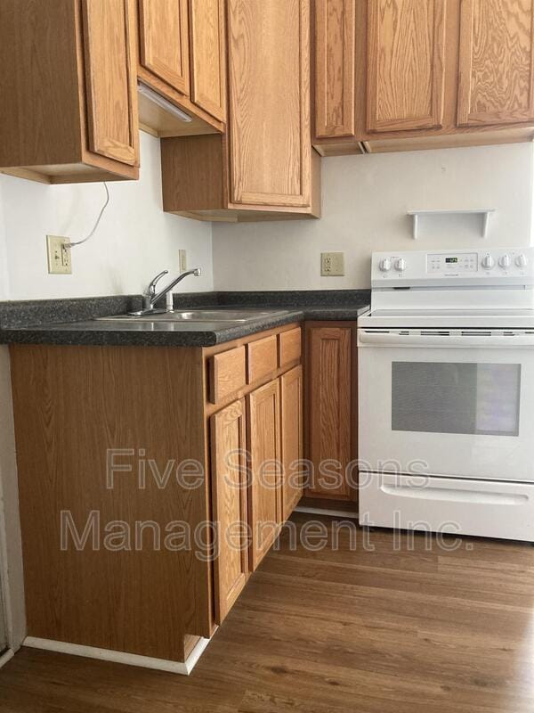 Building Photo - 4 Loomis St