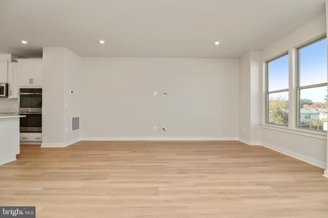 Building Photo - 2176 Glacier Rd