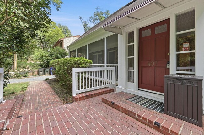 Building Photo - 407 Coolidge St