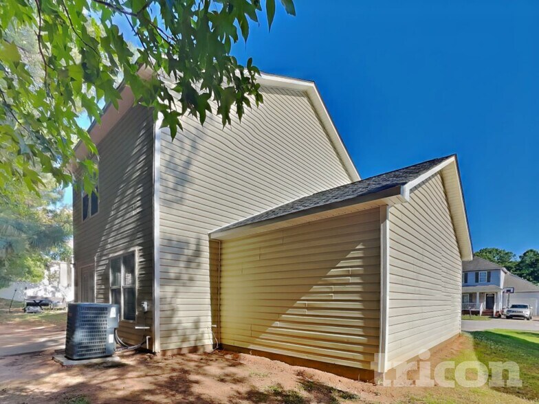 Building Photo - 128 Randolph Dr