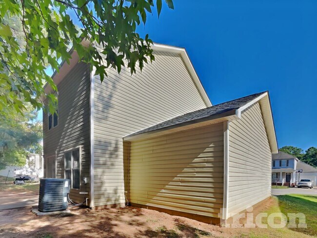 Building Photo - 128 Randolph Dr