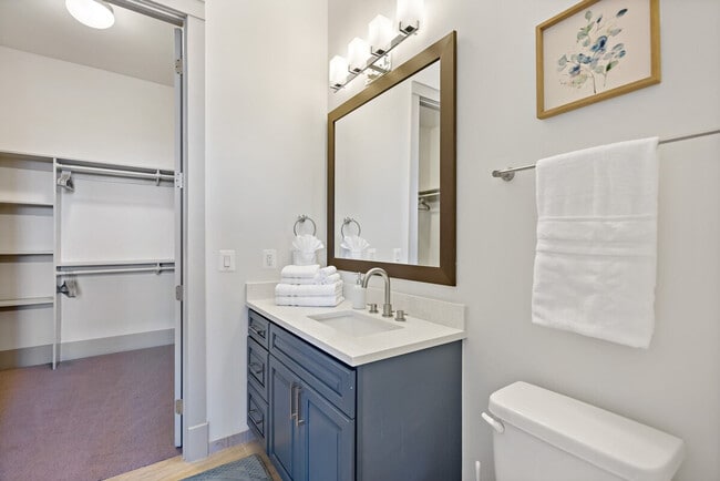 Building Photo - 1820 Fonthill Ct