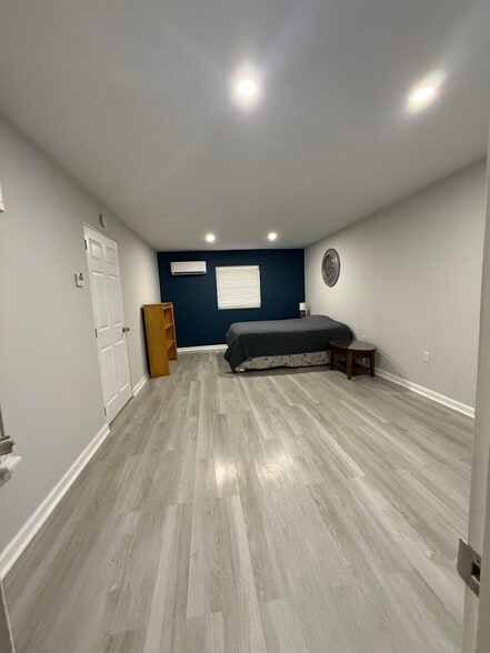 Building Photo - 2228 E Main St