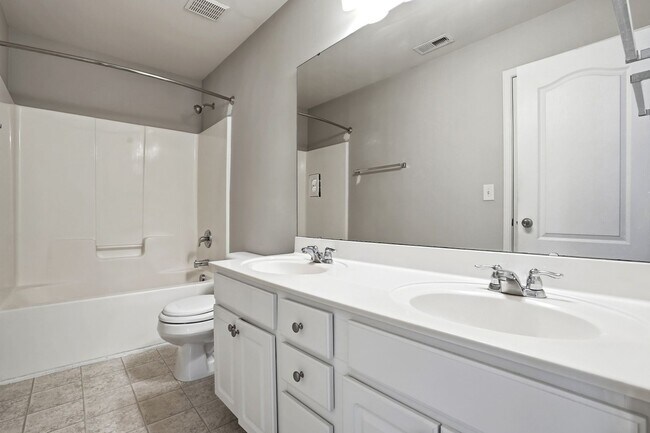 Building Photo - WAKEFIELD CORNER HOME WITH 4 BEDROOMS IS WAITING FOR YOU!