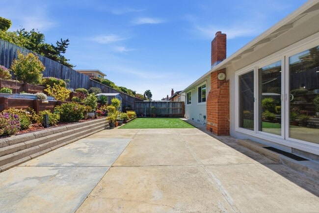 Building Photo - Spacious South San Francisco Home with Large Backyard, Garage & In-Unit Laundry