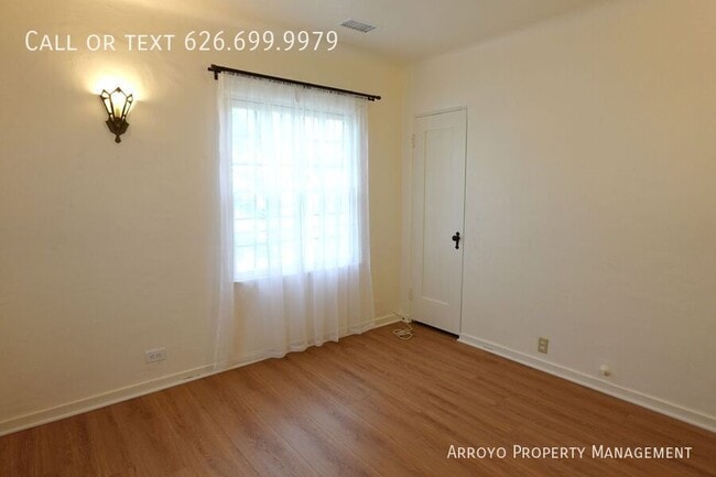 Building Photo - 3216 Brandon St