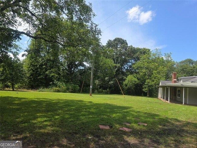 Building Photo - 220 Tuscarora Trail