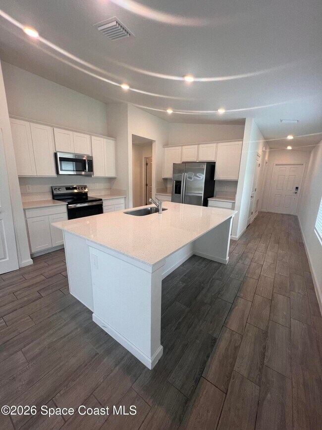 Building Photo - 1668 Colebrook Cir SW