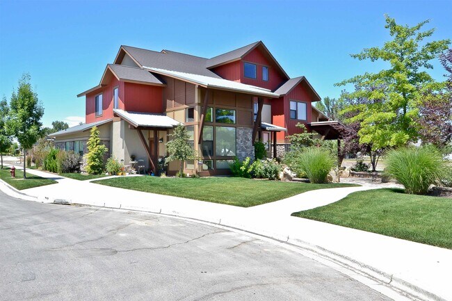 Building Photo - 1262 E Lone Shore Dr