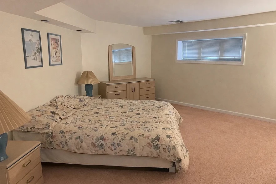 Building Photo - 2 Clam Shell Ln