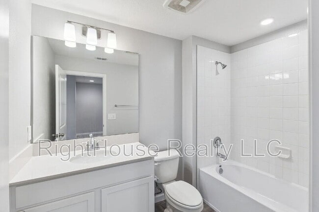 Building Photo - 212 Beautyberry Ln