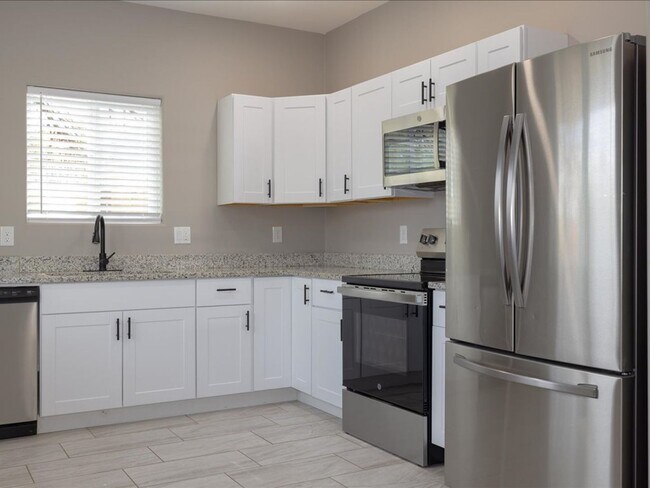 Building Photo - 2 Bedroom 1 Bathroom