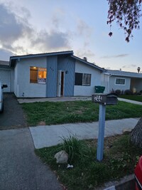 Building Photo - 244 Avenida Del Gado