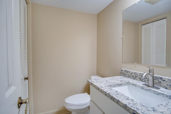 Building Photo - 18 Hillbrook Way