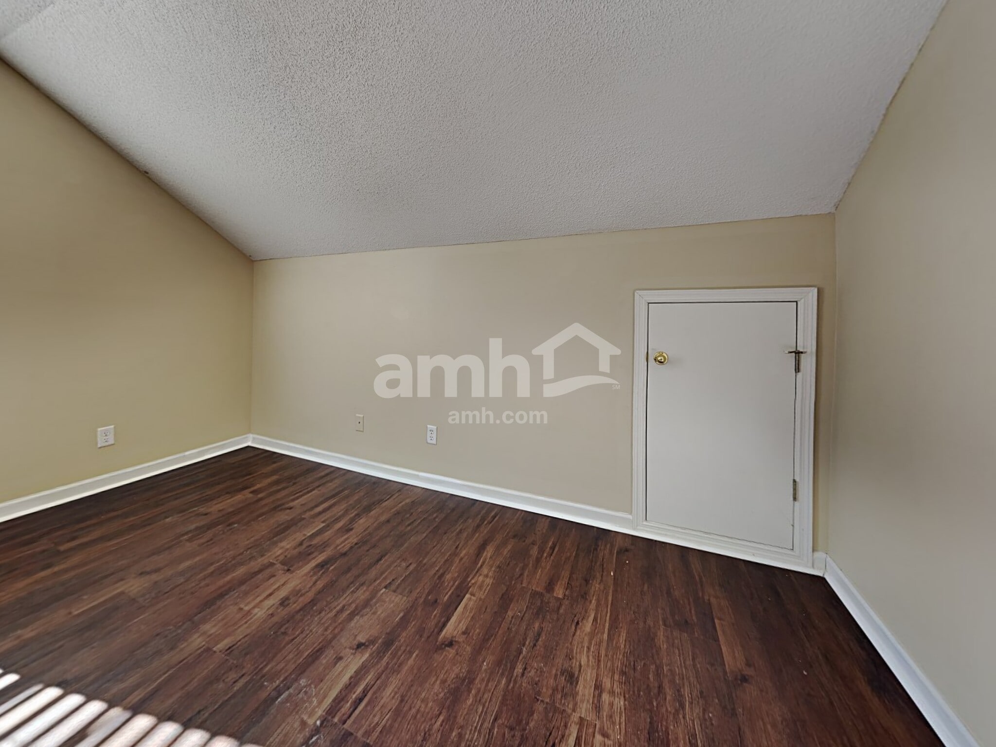 Building Photo - 126 Apache Dr