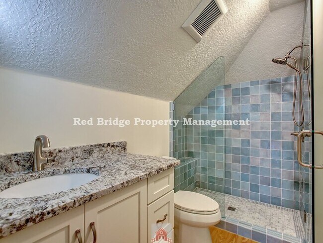 Building Photo - 5022 NE 23rd Ave