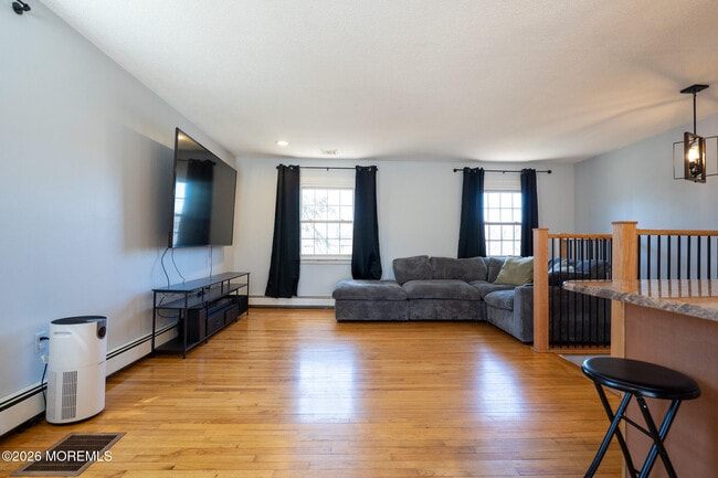 Building Photo - 406 Lawrence Dr