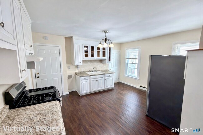 Building Photo - 259 6th St