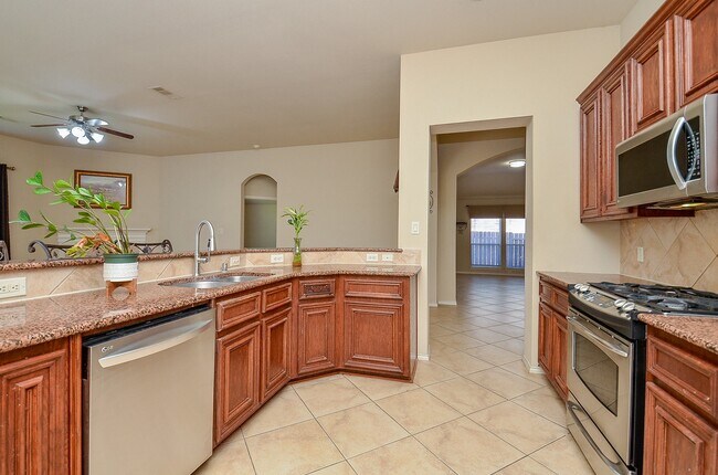 Building Photo - 5915 Turkey Creek