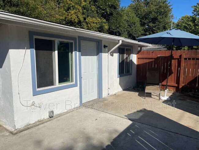 Building Photo - 474 Harding Ave