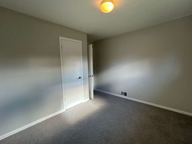 Building Photo - Spacious 3BR Single-Family Home in Mentor – Yard + Pets OK