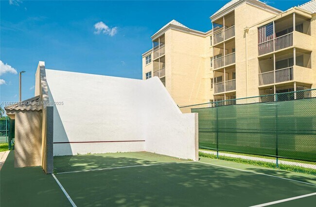 Building Photo - 8290 Lake Dr