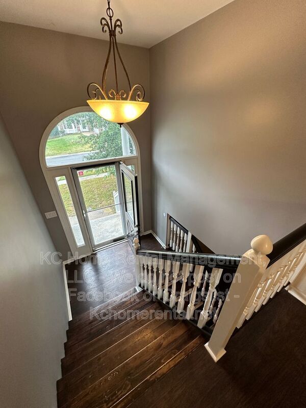 Building Photo - 625 NW Rosaceae Dr