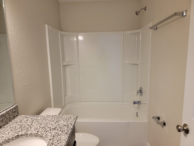 Building Photo - BRAND NEW 2BR/2BA Unit for Rent!