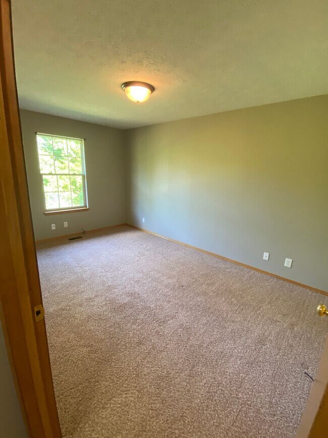 Building Photo - Clifton Duplex