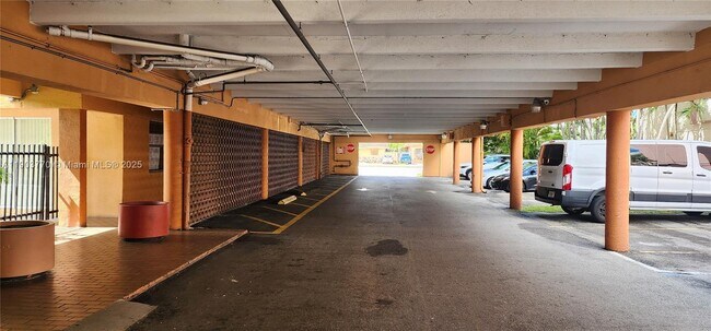 Building Photo - 295 NW 72nd Ave