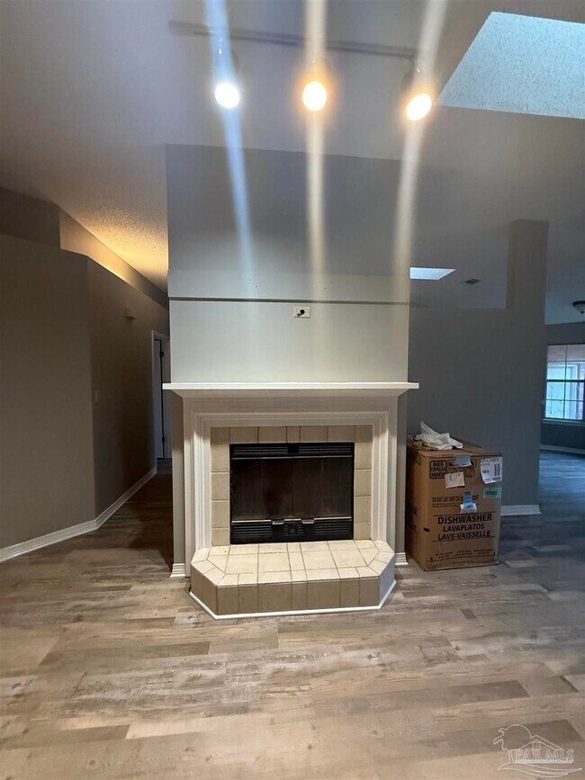 Building Photo - 4571 Baybrook Dr