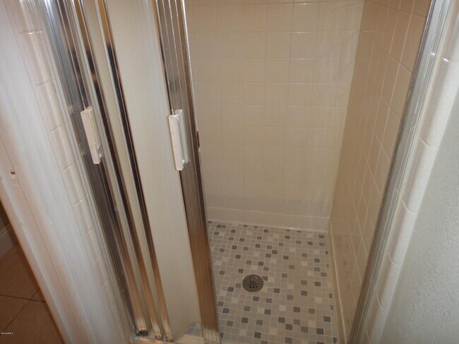 Building Photo - 230 Cape Shores Cir