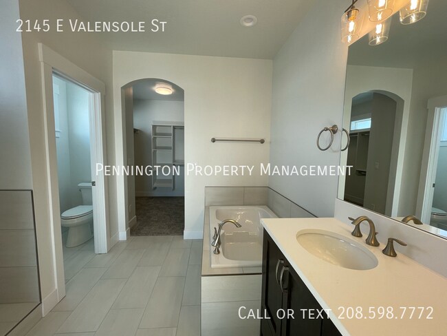 Building Photo - 2145 E Valensole St