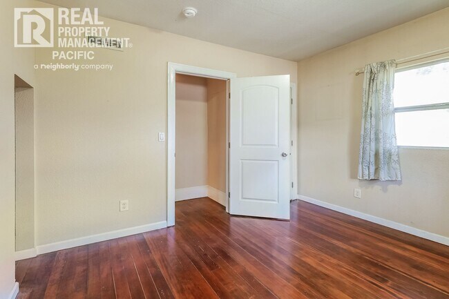Building Photo - Charming 3-Bedroom Home in Glenview